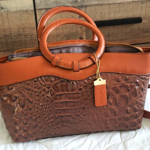 Alligator Style Leather Purse - Picture 1 of 16